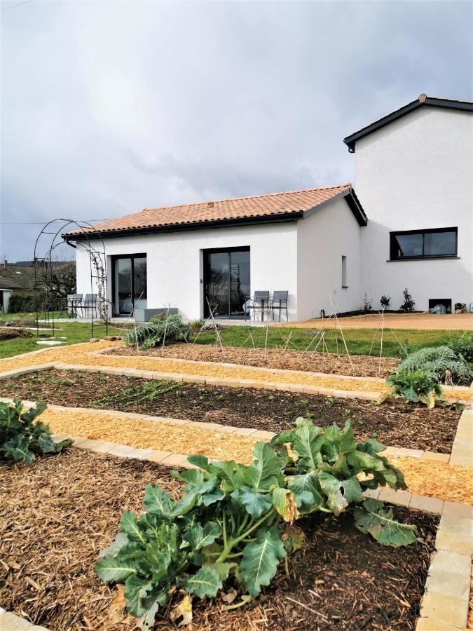 לינה וארוחת בוקר Prissé Au Jardin Des Deux Roches מראה חיצוני תמונה